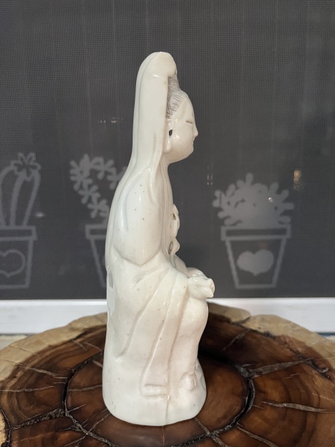 古玩陶瓷(保真卡)乾隆白釉觀音瓷塑拍賣,當(dāng)前價(jià)格2888元
