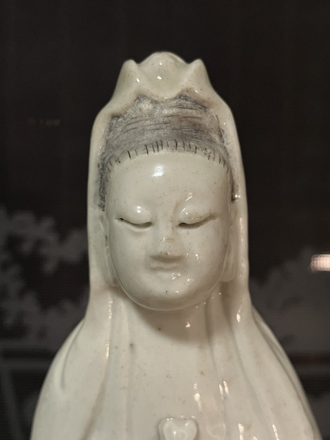 古玩陶瓷(保真卡)乾隆白釉觀音瓷塑拍賣,當(dāng)前價(jià)格2888元