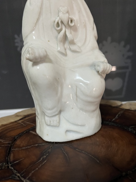 古玩陶瓷(保真卡)乾隆白釉觀音瓷塑拍賣,當(dāng)前價(jià)格2888元