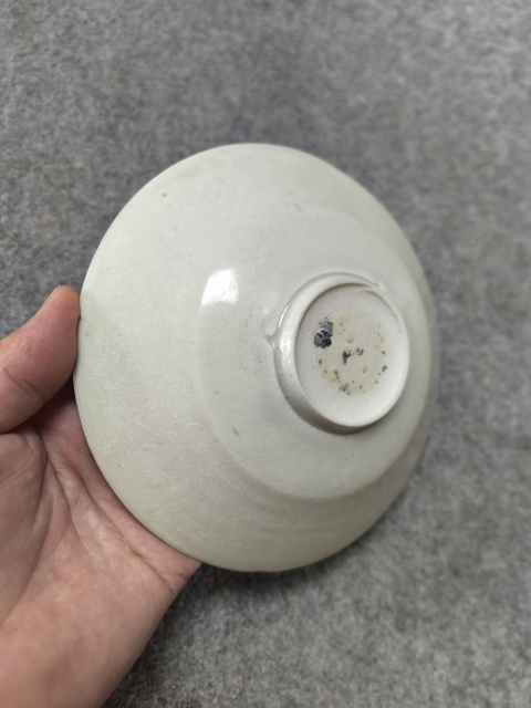 古玩陶瓷南宋-湖田窯刻花葵口盤拍賣,當前價格500元