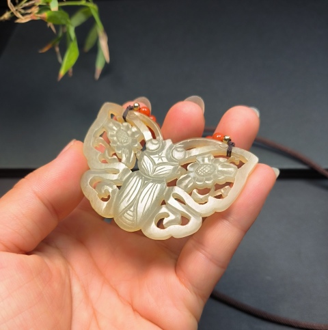古玩玉器清代和田玉雕“蝴蝶佩”拍賣(mài)，當(dāng)前價(jià)格5900元