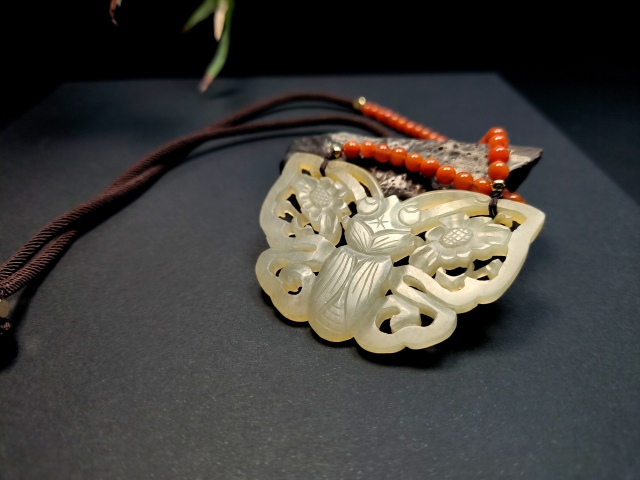 古玩玉器清代和田玉雕“蝴蝶佩”拍賣(mài)，當(dāng)前價(jià)格5900元