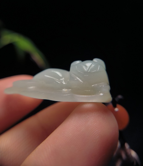 古玩玉器清代和田玉雕“一葉承歡”掛件拍賣，當前價格3200元