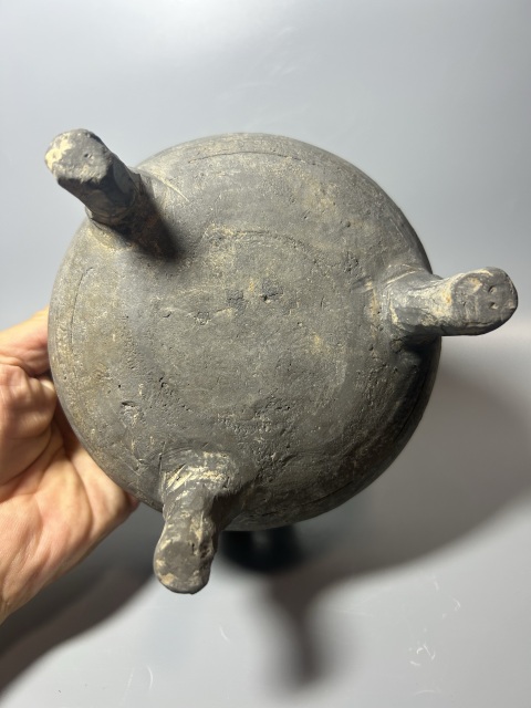 古玩陶瓷宋代·黑陶禮器鼎（禮鼎）拍賣(mài)，當(dāng)前價(jià)格5999元