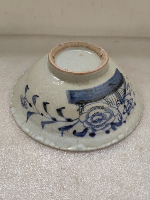 古玩陶瓷哥釉青花牡丹紋折沿碗拍賣，當前價格998元
