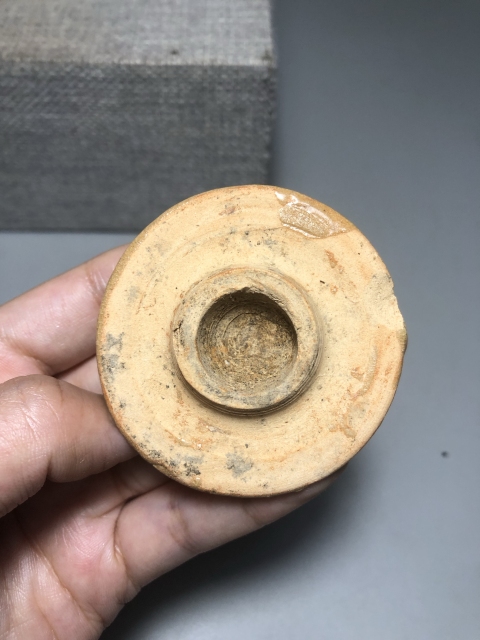 古玩陶瓷元代末龍泉黃釉冰片紋蓋罐拍賣，當(dāng)前價格1980元