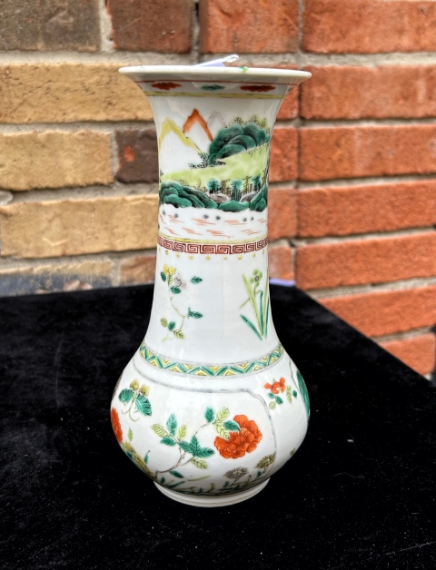 古玩陶瓷五彩山水花卉紋長頸瓶拍賣，當前價格8800元