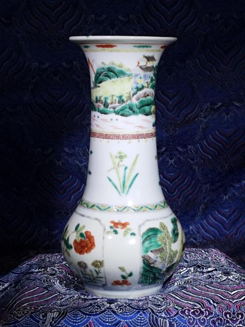 古玩陶瓷五彩山水花卉紋長頸瓶拍賣，當前價格8800元