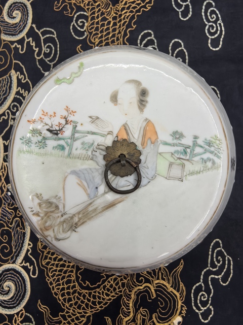 古玩陶瓷清光緒名家（高心田）淺絳彩粥罐拍賣(mài)，當(dāng)前價(jià)格18888元