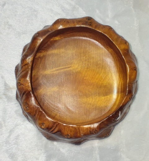 古玩雜項(xiàng)金絲楠木筆洗拍賣，當(dāng)前價格0元