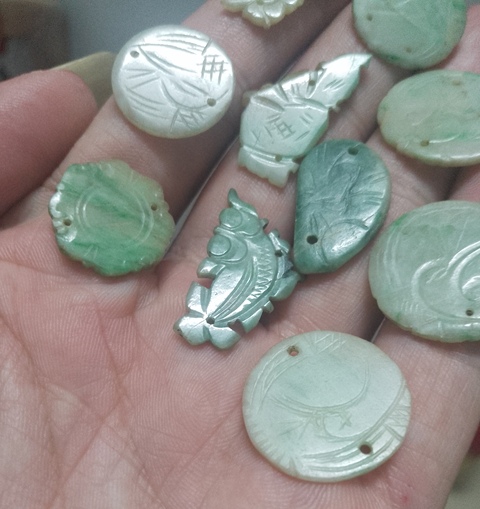 古玩玉器清代天然翡翠花片拍賣，當前價格980元