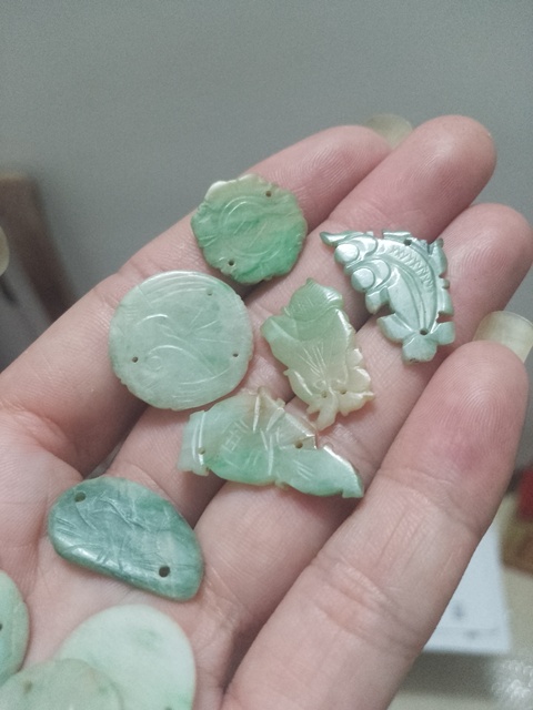 古玩玉器清代天然翡翠花片拍賣，當前價格980元