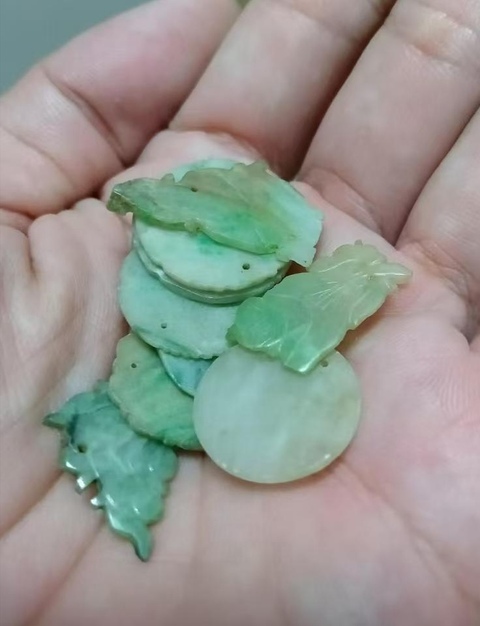 古玩玉器清代天然翡翠花片拍賣，當前價格980元