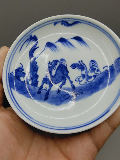 古玩陶瓷大清嘉慶年制?青花柳下雙駿圖賞盤拍賣,當前價格2500元