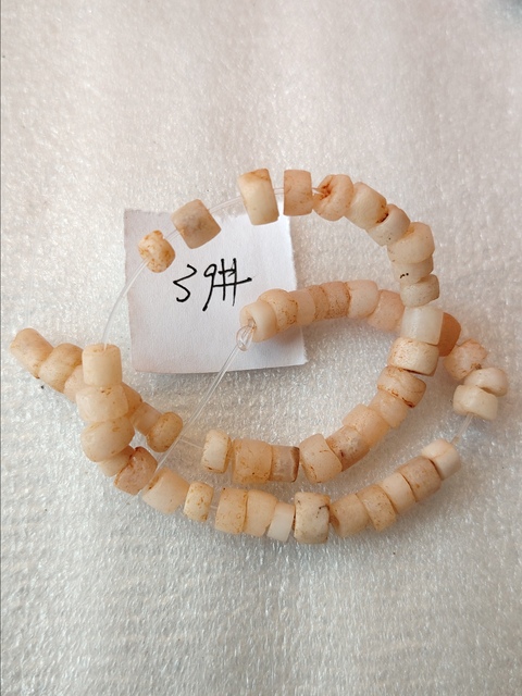 古玩玉器天然瑪瑙珠一組出拍賣,當(dāng)前價(jià)格555元
