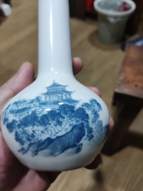 古玩陶瓷創匯期湖南醴陵瓷群力 山水紋瓶拍賣,當前價格128元
