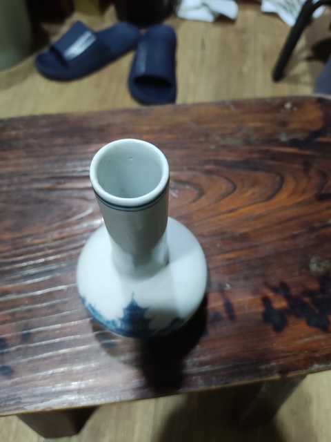 古玩陶瓷創匯期湖南醴陵瓷群力 山水紋瓶拍賣,當前價格128元