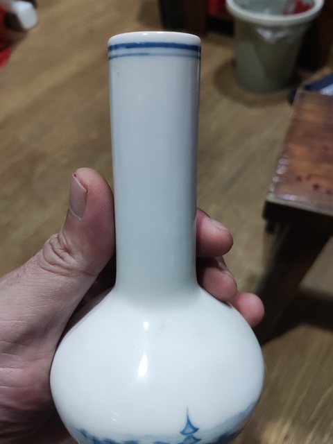 古玩陶瓷創匯期湖南醴陵瓷群力 山水紋瓶拍賣,當前價格128元