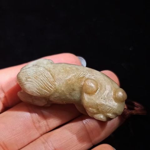 古玩玉器明代和田玉雕“瑞獸”拍賣,當前價格22000元