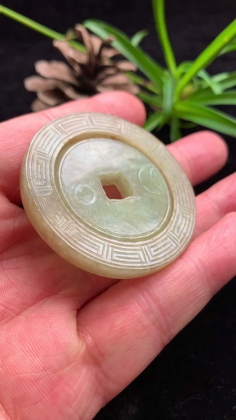 古玩玉器清代天然翡翠雕“轉芯佩”拍賣，當前價格22000元