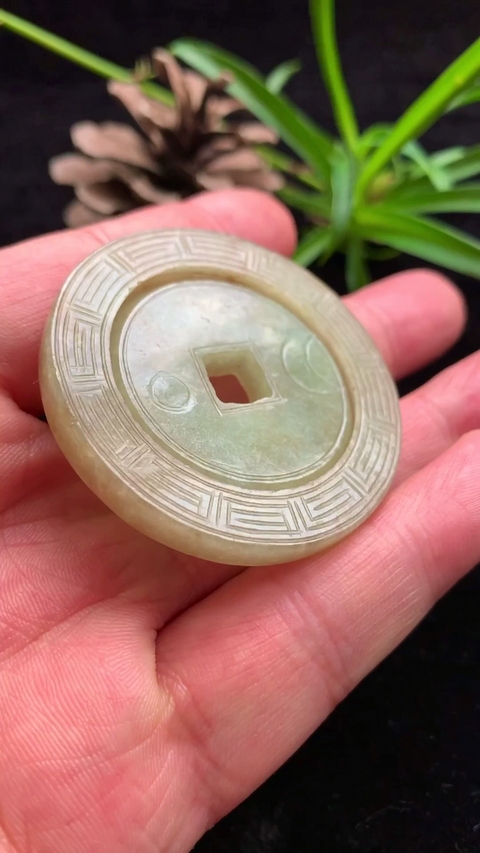 古玩玉器清代天然翡翠雕“轉芯佩”拍賣，當前價格22000元