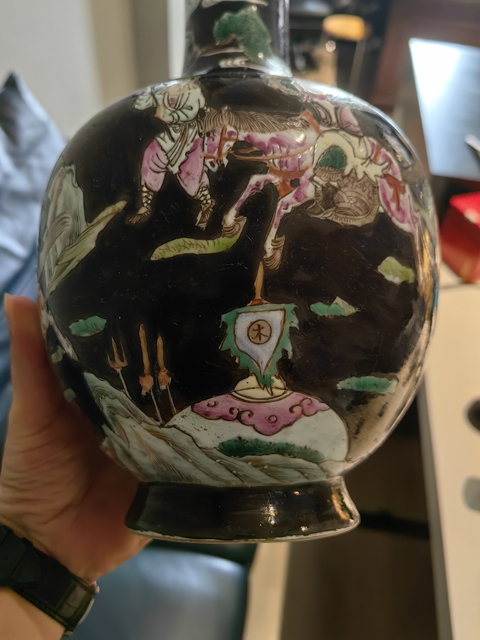 古玩陶瓷清晚期·墨地粉彩【木天王出征】紋賞瓶拍賣,當前價格17886元