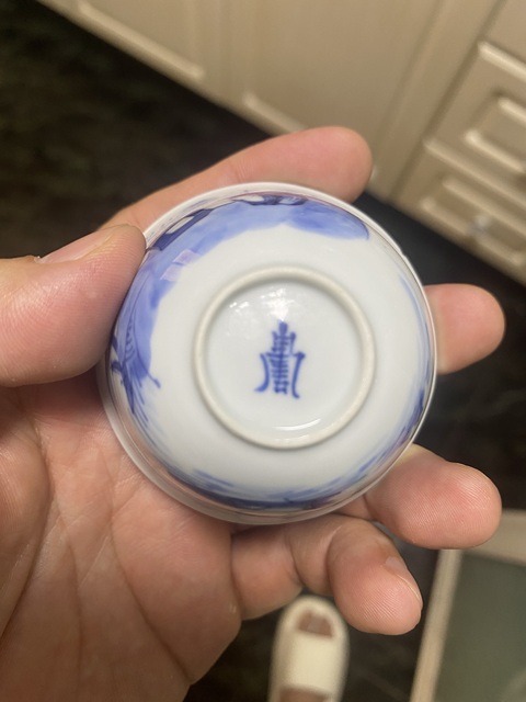 古玩陶瓷清康熙 青花通景山水人物披麻皴薄胎茶杯拍賣,當前價格12777元