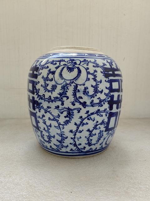 古玩陶瓷青花纏枝花卉紋三囍罐拍賣,當前價格680元