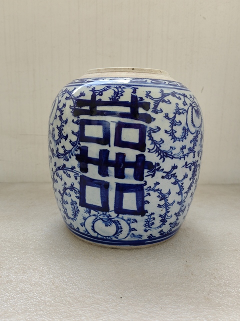 古玩陶瓷青花纏枝花卉紋三囍罐拍賣,當前價格680元