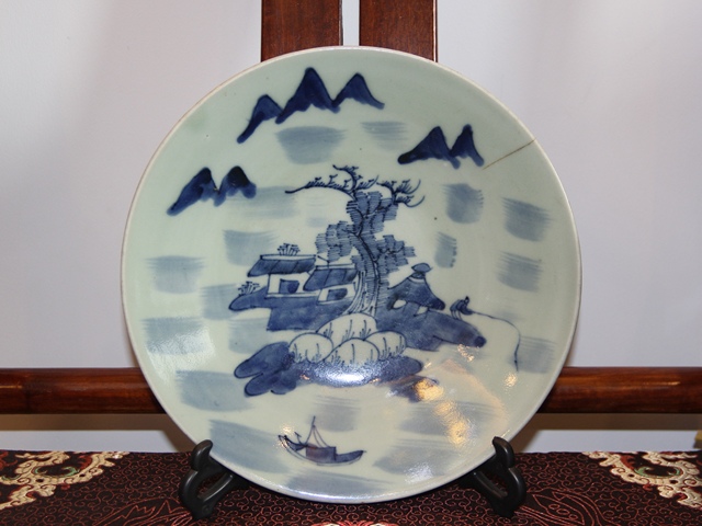 古玩陶瓷清中期?成化年制款青花山水紋大盤(pán)(大尺寸)拍賣(mài),當(dāng)前價(jià)格688元