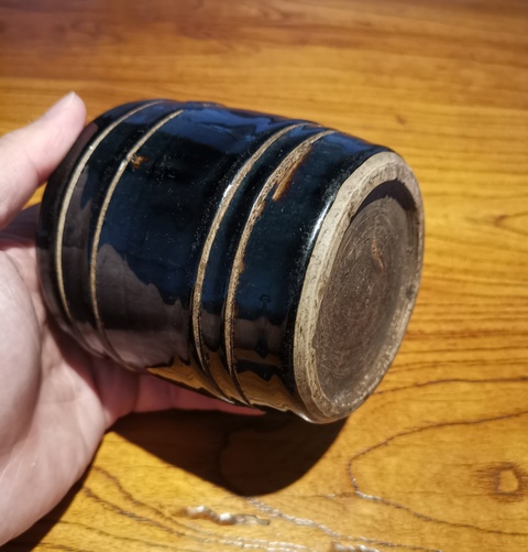 古玩陶瓷精品:元黑釉剔刻弦紋罐拍賣，當前價格1188元