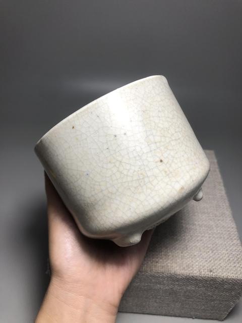 古玩陶瓷清乾隆，哥釉三足爐拍賣，當前價格4000元