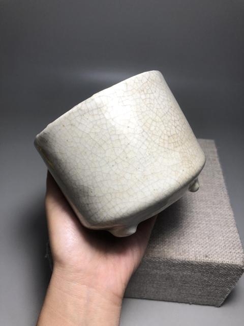 古玩陶瓷清乾隆，哥釉三足爐拍賣，當前價格4000元