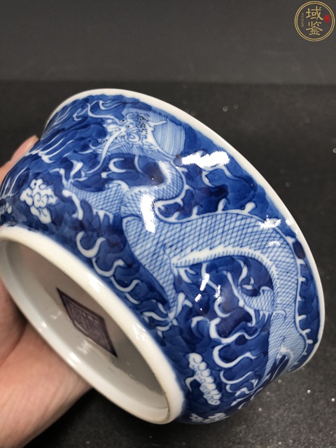 古玩陶瓷清晚期青花留白雙龍紋蓋碗拍賣,當前價格4000元