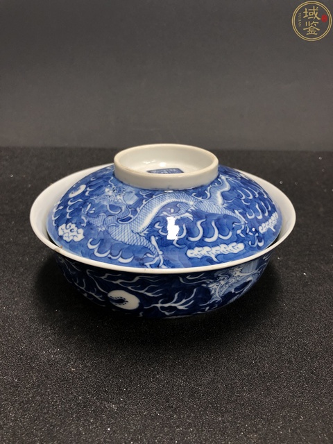 古玩陶瓷清晚期青花留白雙龍紋蓋碗拍賣,當前價格4000元