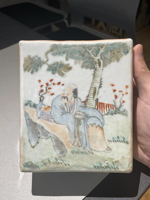 清代淺絳彩人物脈鎮拍賣，當前價格3888元