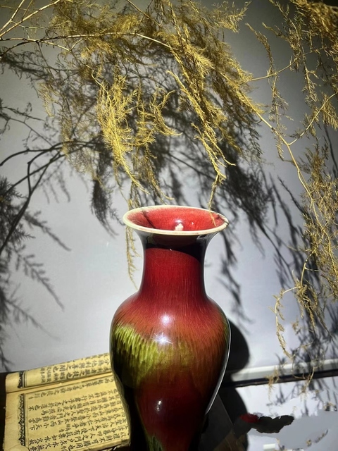 古玩陶瓷紅釉三羊開泰觀音瓶拍賣，當前價格9999元