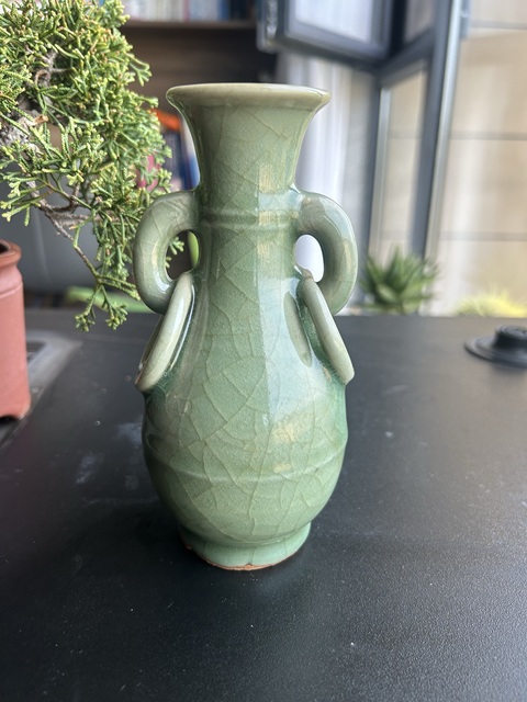 域鉴古玩】元代龙泉窑梅子青釉双耳衔环瓶（梅子青）拍卖价格