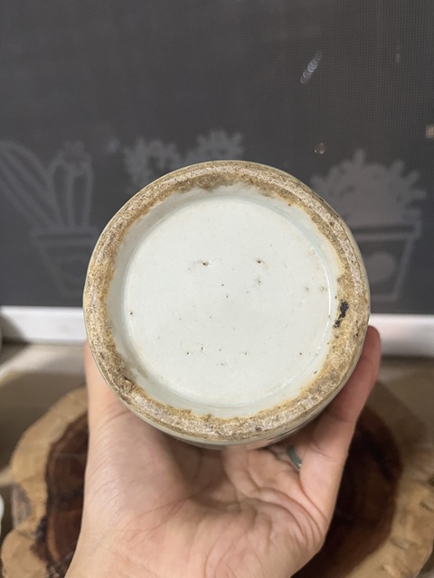 古玩陶瓷豆青釉青花堆白花卉紋小尺瓶拍賣,當前價格3500元