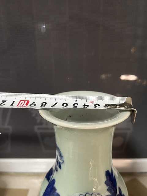 古玩陶瓷豆青釉青花堆白花卉紋小尺瓶拍賣,當前價格3500元