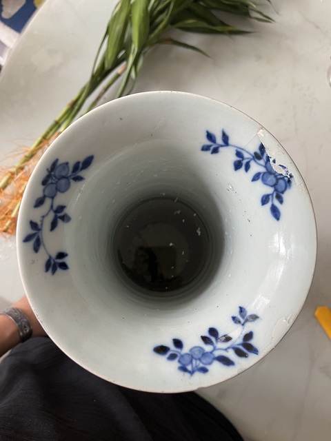 古玩陶瓷青花纏枝花卉紋箭筒拍賣，當(dāng)前價(jià)格2580元