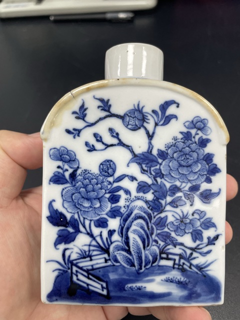 古玩陶瓷清乾隆·青花洞石花卉紋茶葉罐拍賣,當(dāng)前價格3380元