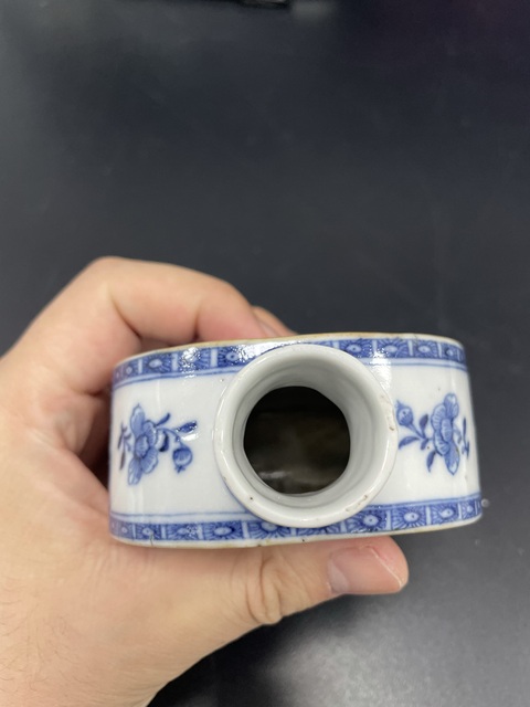 古玩陶瓷清乾隆·青花洞石花卉紋茶葉罐拍賣,當(dāng)前價格3380元