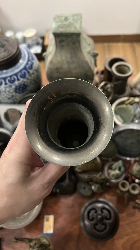 古玩雜項清代刻畫銅瓶拍賣,當前價格199元