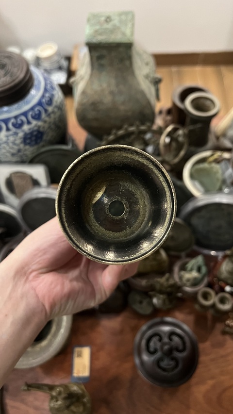 古玩雜項清代刻畫銅瓶拍賣,當前價格199元