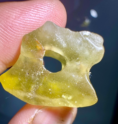 古玩玉器天然孔洞玻璃隕石  (世界上最純凈的天然玻璃)拍賣，當前價格0元