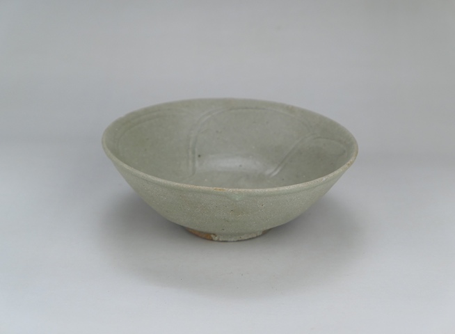 域鉴古玩】北宋.龙泉窑青瓷刻花碗（收藏级）拍卖价格/图片/值多少钱