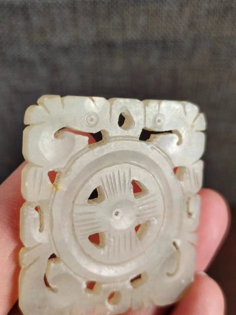 古玩玉器雙龍佩拍賣,當(dāng)前價(jià)格650元