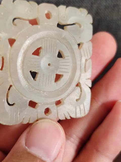 古玩玉器雙龍佩拍賣,當(dāng)前價(jià)格650元