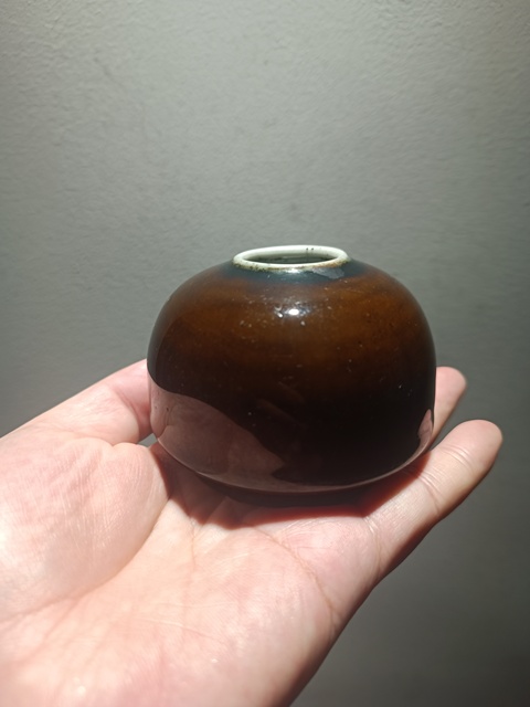 古玩陶瓷清中期烏金釉馬蹄型水盂拍賣，當前價格1850元
